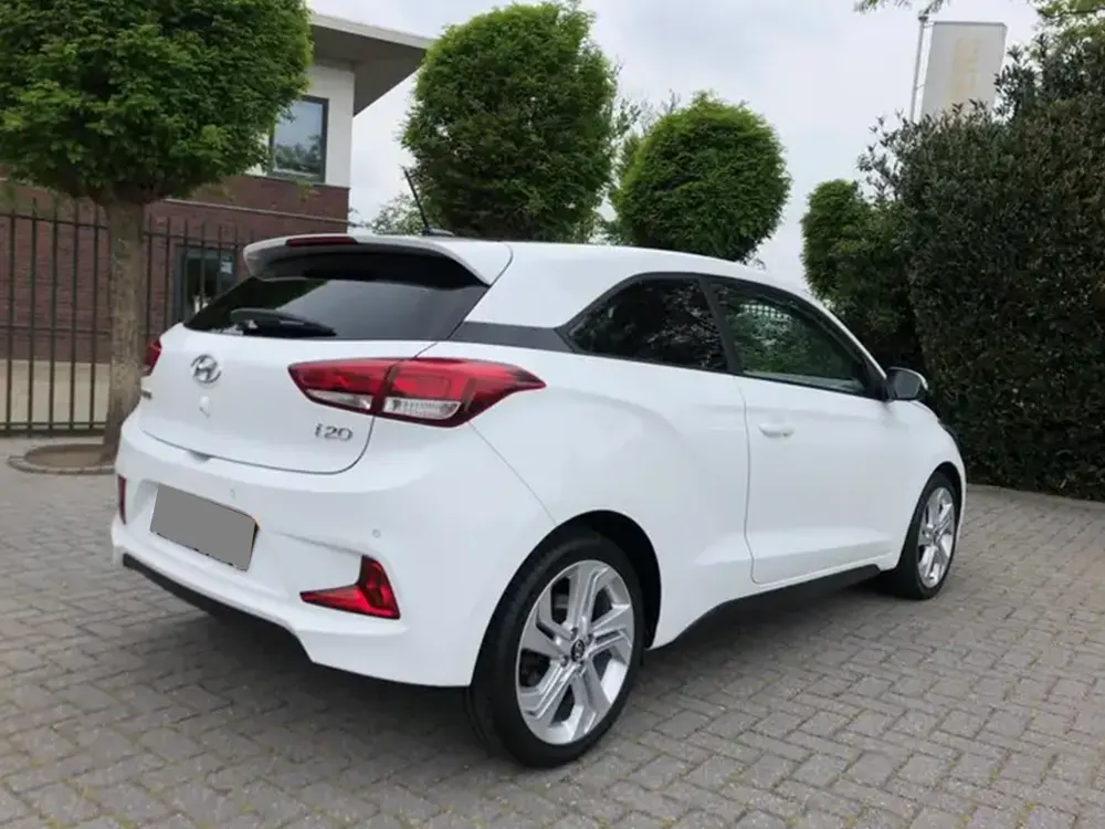Taksitle Temiz ve Bakımlı Araç 2015 Model Hyundai i20 Otomatik